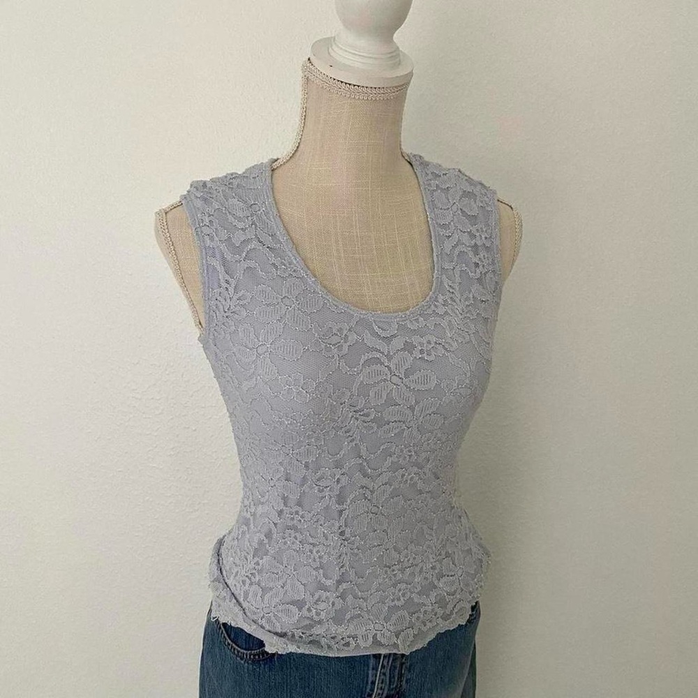 Sleeveless Lace Scoop Neck Tank Top - Light Lavender